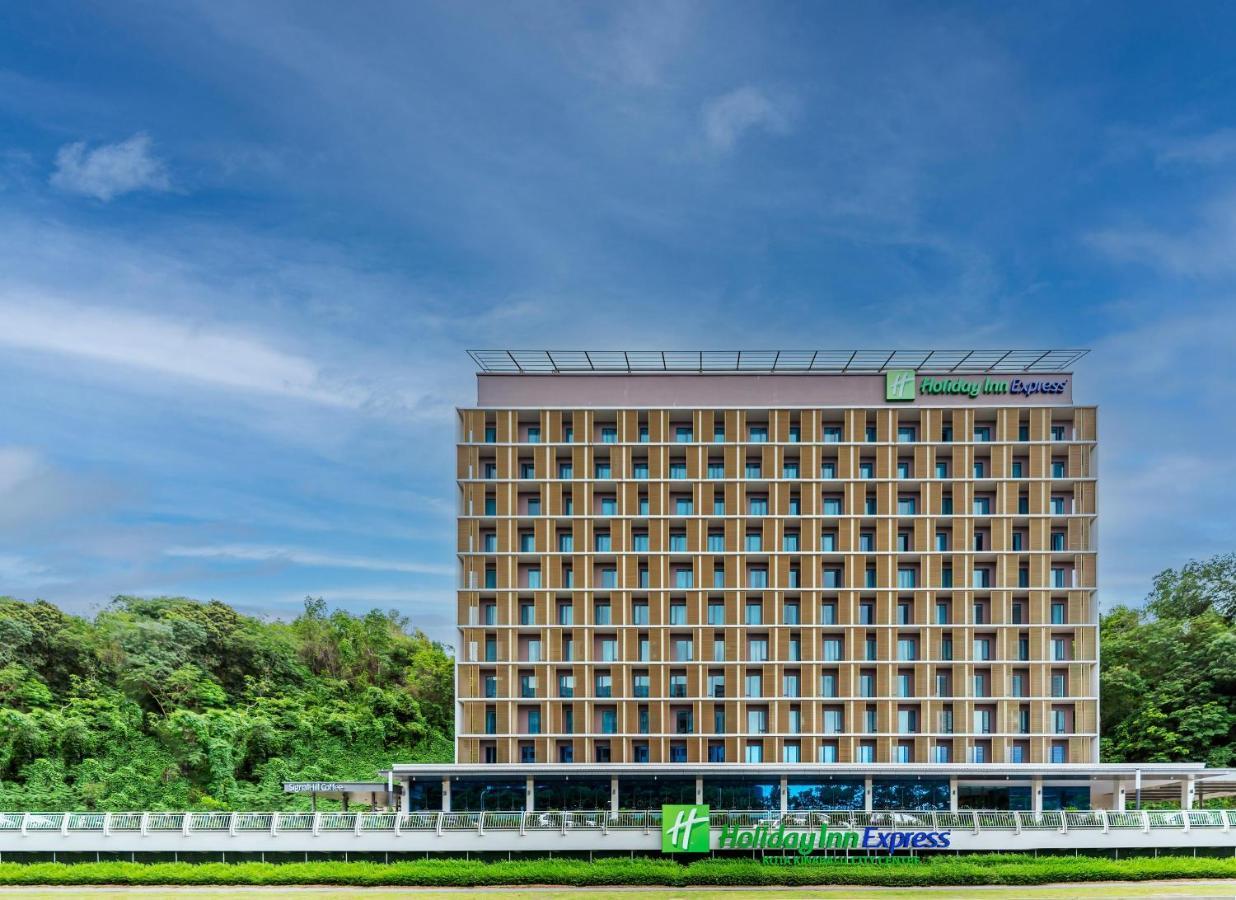 Holiday Inn Express Kota Kinabalu City Centre By Ihg Екстериор снимка