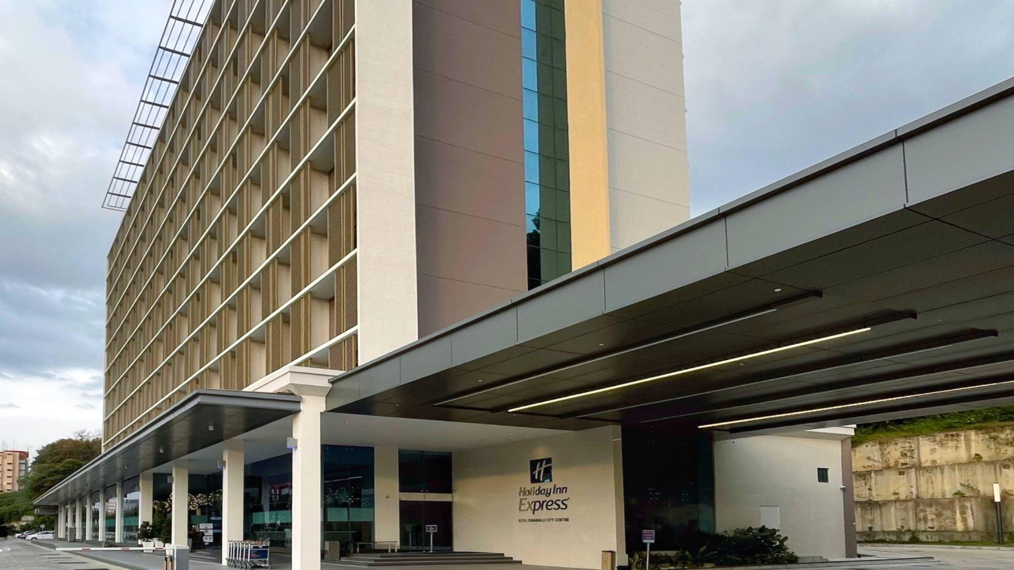Holiday Inn Express Kota Kinabalu City Centre By Ihg Екстериор снимка