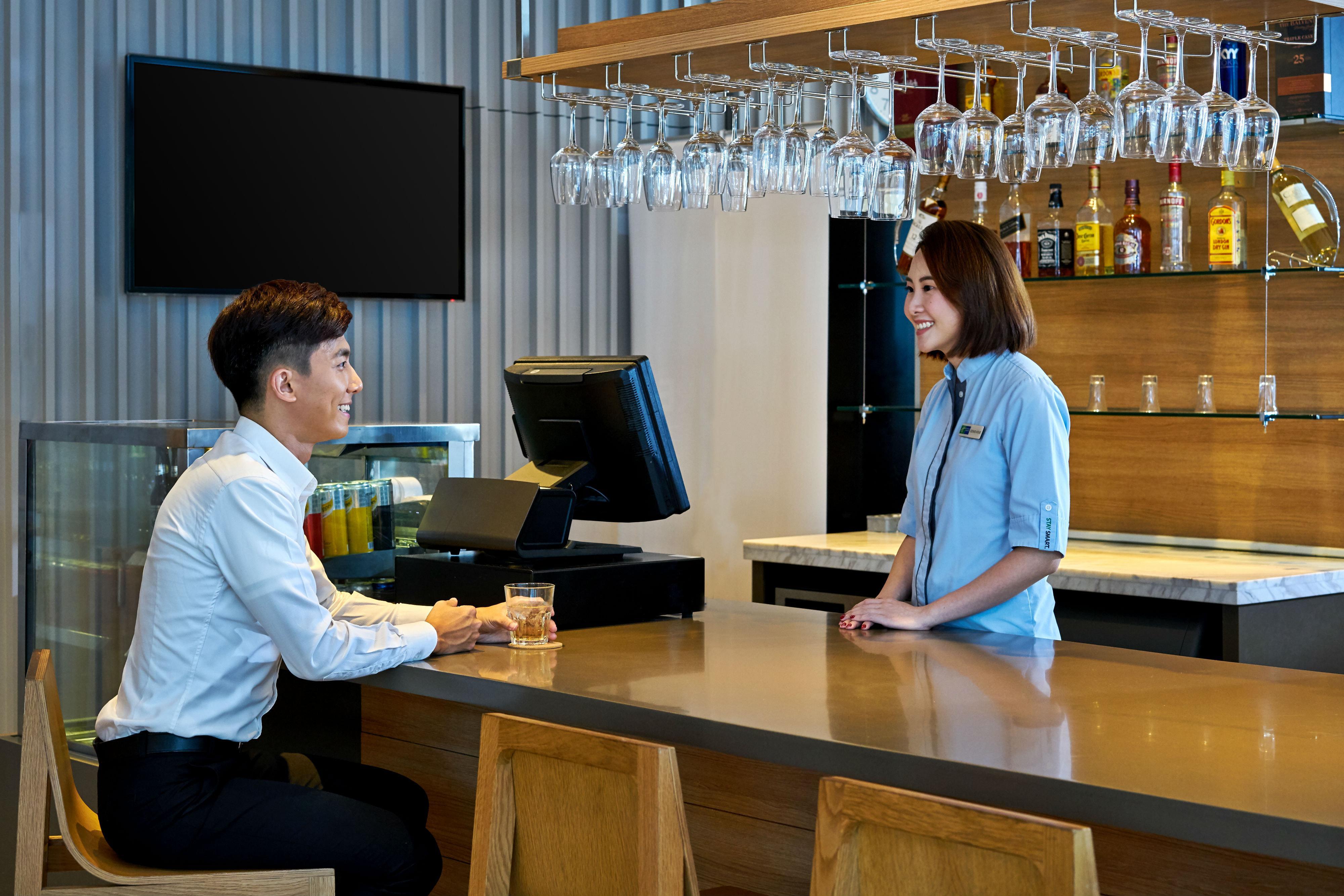 Holiday Inn Express Kota Kinabalu City Centre By Ihg Екстериор снимка